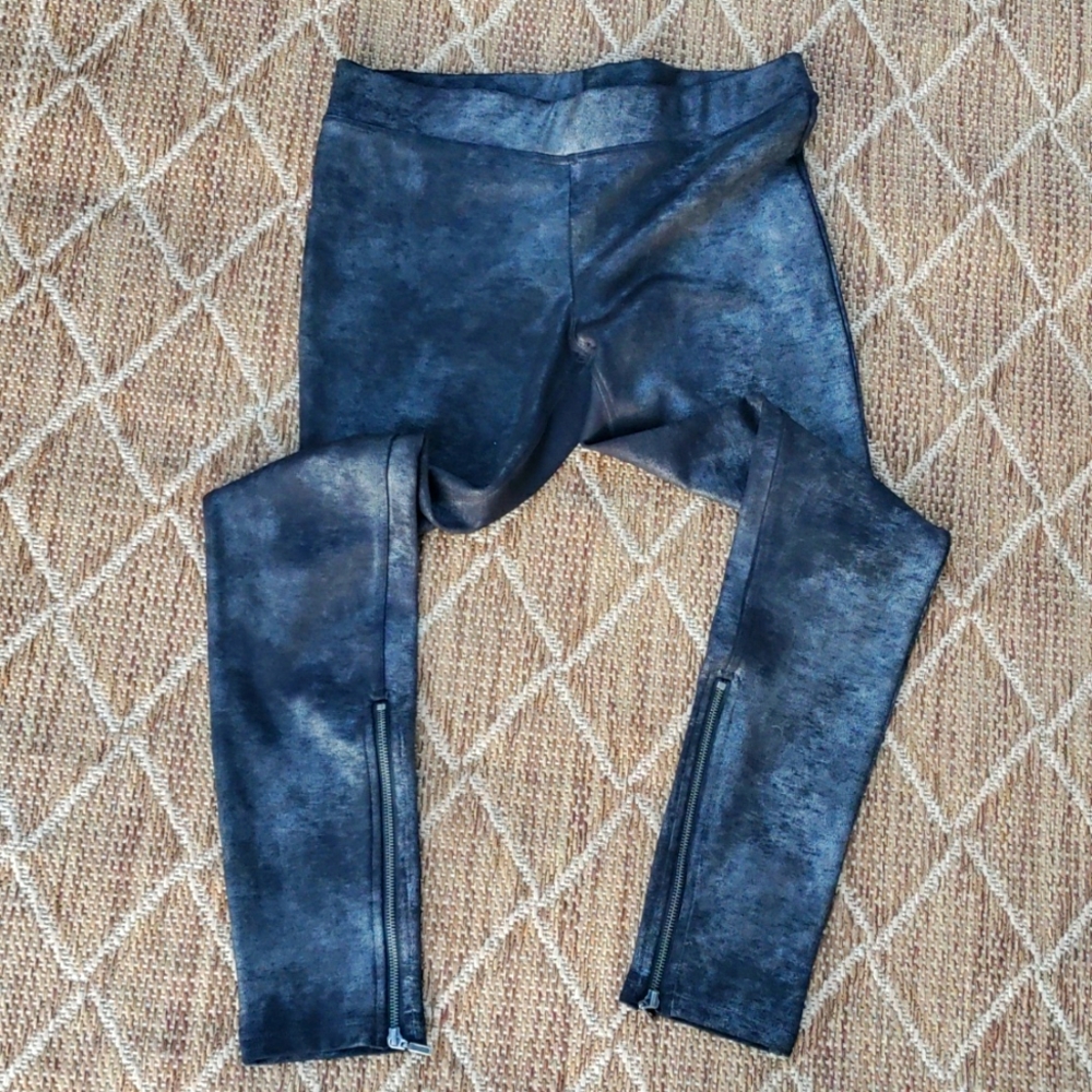 Leather-looking leggings...